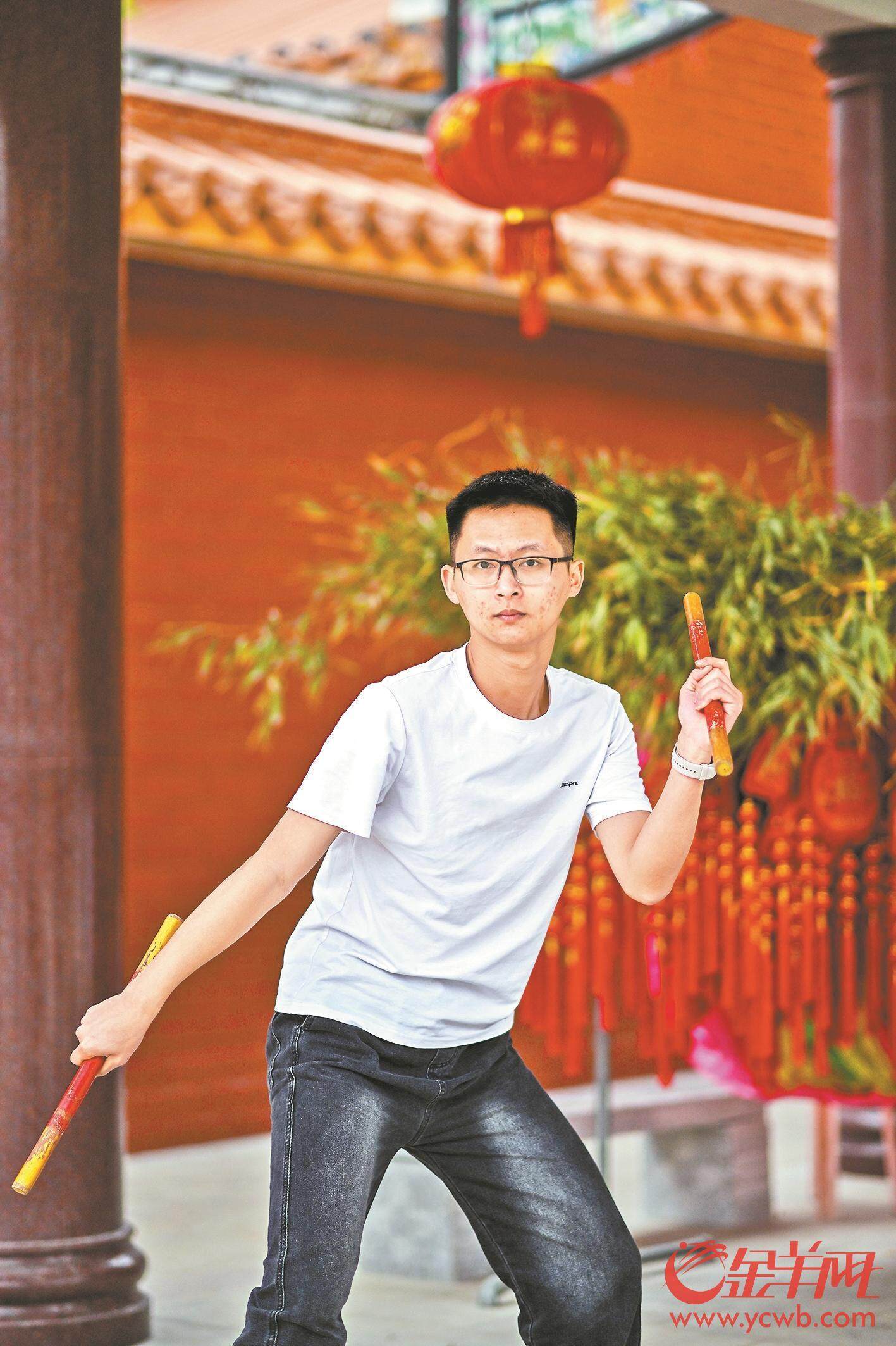 中学生、个体户、白领……一夜之间大棉田的年轻人化为奔放狂野的“梁山好汉”自古英歌出少年(图2)