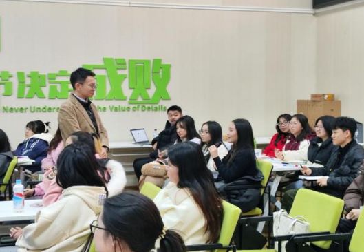 中企出海带火“外语”！川外订单班：新能源、跨境电商出路超广(图4)