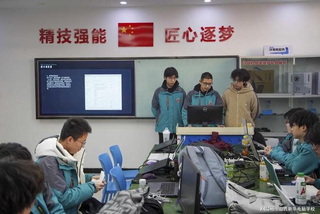 用作品说话以实力作答——山西新华期末结课答辩进行时(图3)