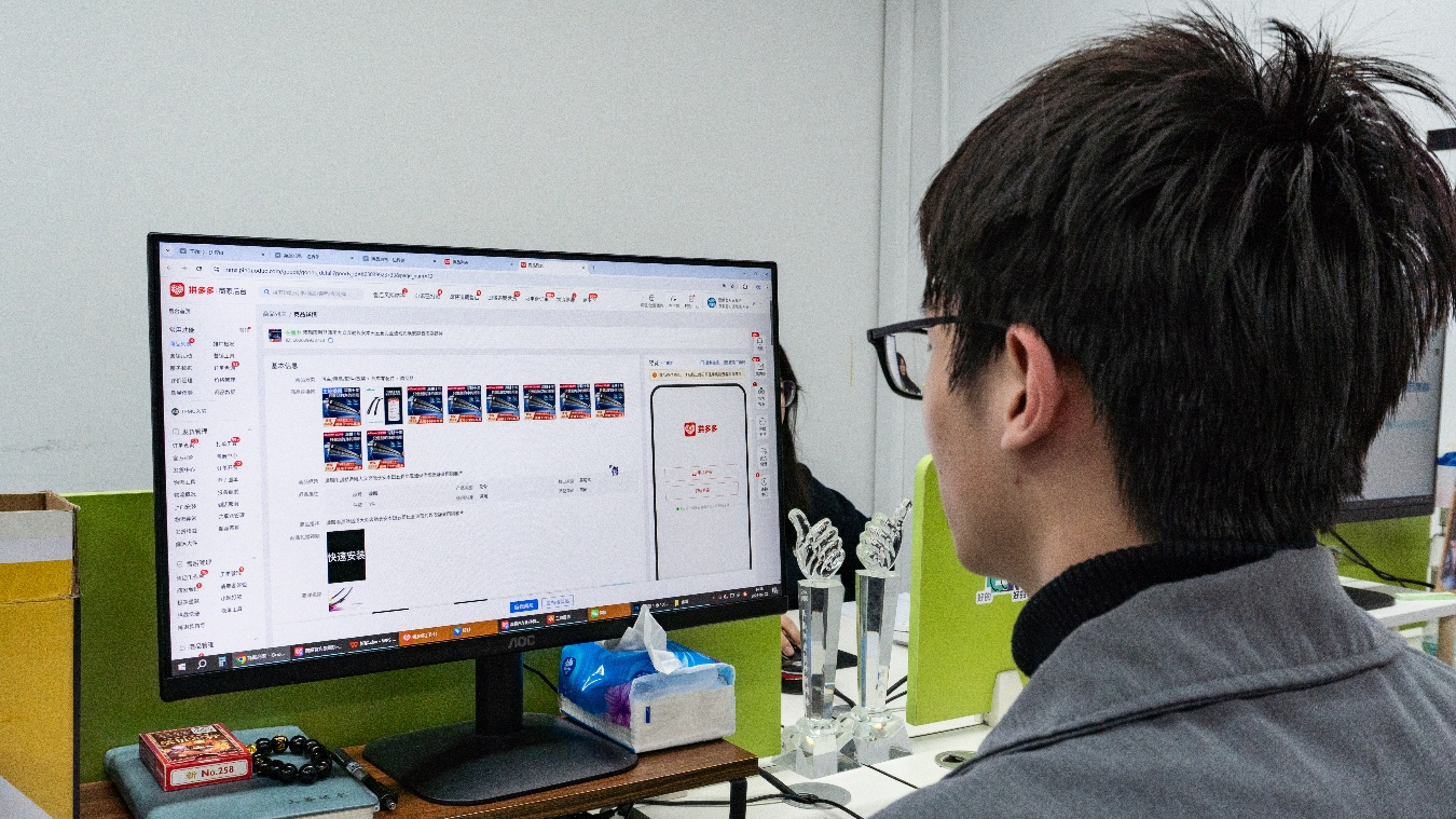 从“包邮”到“包会”：一根雨刮器在拼多多上的“电商西进”(图2)